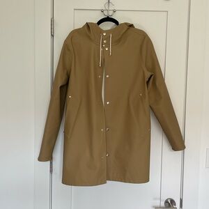 Stutterheim Stockholm Tan and White Raincoat